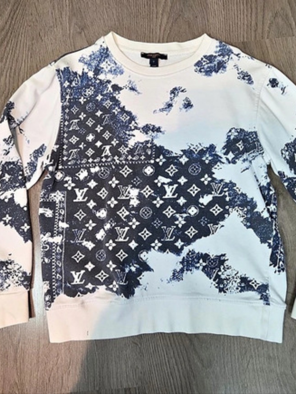 Louis Vuitton Monogram Bandana Crewneck Abstract Print Sweatshirt in White/Blue